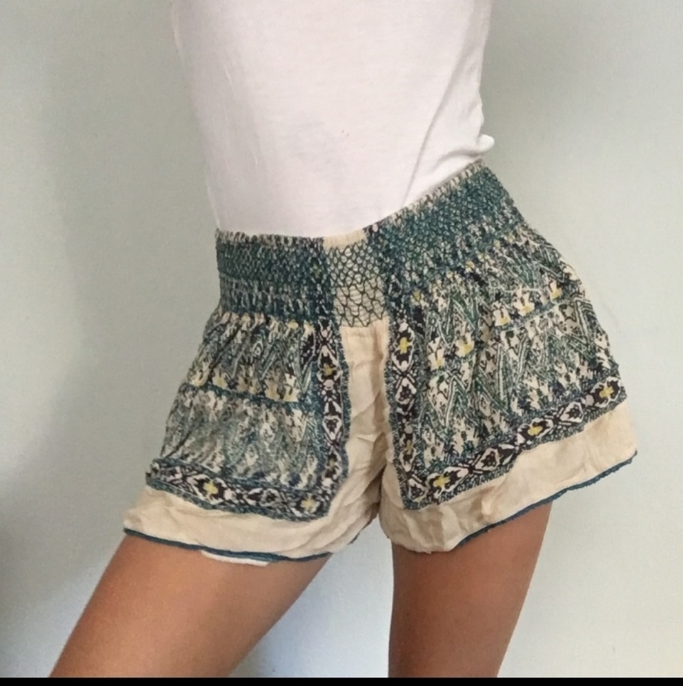 Shorts - Picture 4 of 4